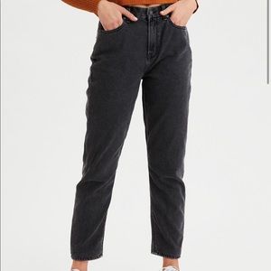 Light wash, American eagle mom jeans